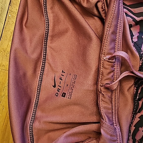 Nike running shorts - Picture 4 of 7